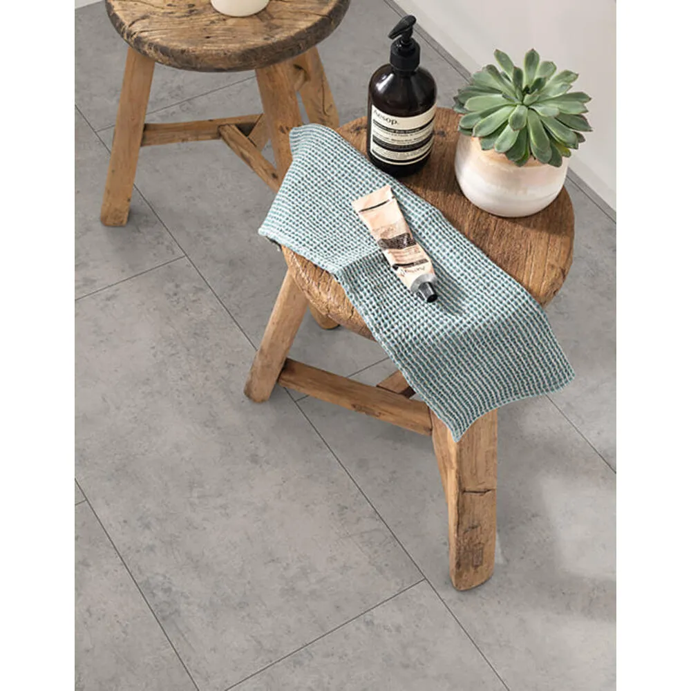 Ламинат Egger Large Aqua 33 класс 8мм  4V EPL166 Бетон Чикаго светло-серый: фотография 2 превью