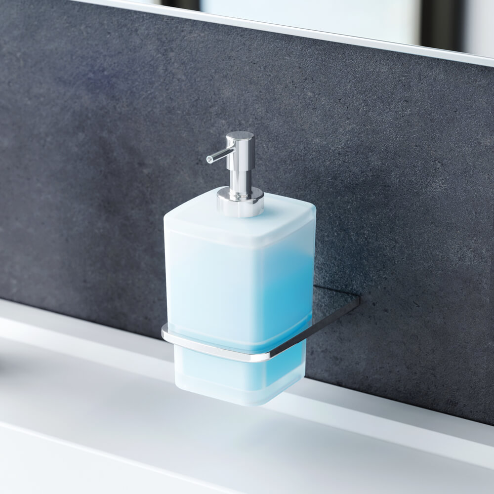 Стеклянный диспенсер для жидкого мыла с настенным держателем Inspire V2.0, хром: фотография 5 превью
