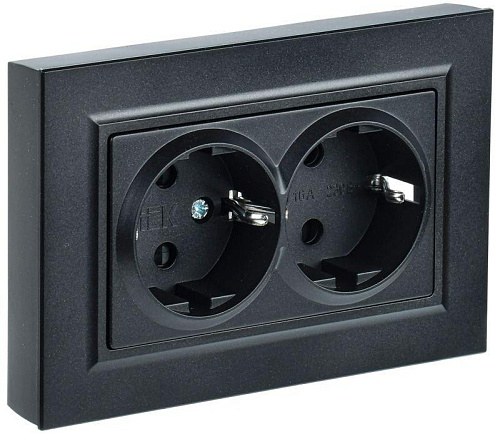 Розетка 2-м СП BRITE РСш12-3-БрЧ 16А в сборе с заземл. защ. шторки черн. IEK BR-R24-16-K02-F: фотография 1