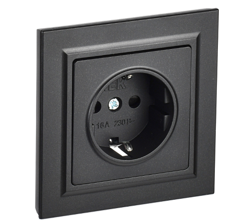 Розетка 1-местная BRITE РСР14-1-0-БрЧ с заземлением с защитными шторками 16А в сборе черный IEK BR-R14-16-K02-F: фотография 1