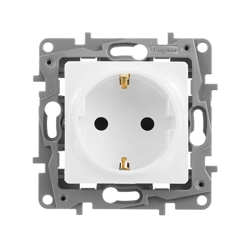 Механизм розетки 1-место СП Etika защитные шторки с заземлением винтовые клеммы белый Leg 672222: фотография 1