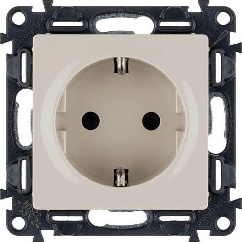 Механизм розетки Valena Life 16А 250В 2К+З с лицевой панелью винтовые зажимы слоновая кость Leg 753524: фотография 1